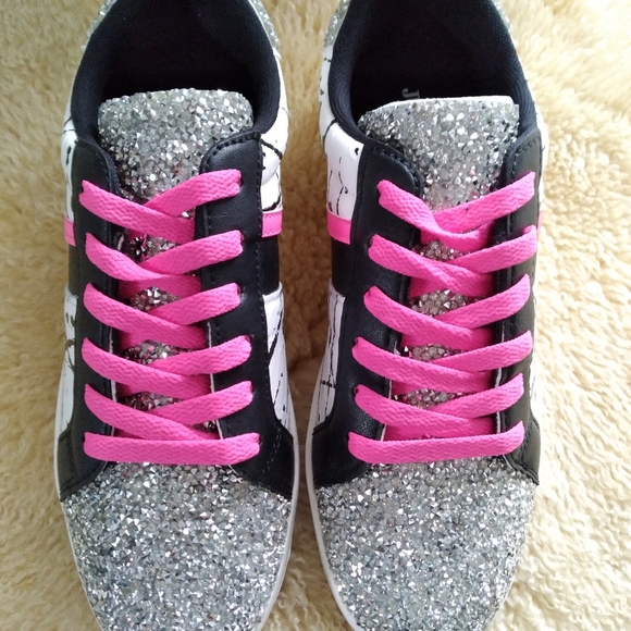 N.I.B. JustFab 'Wyatt' Sneakers - Picture 7 of 12